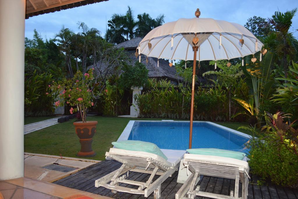 Villa Raquel Seminyak Værelse billede
